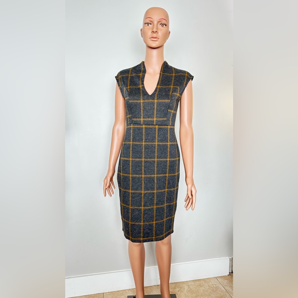 Maru. Woman’s business dress.  size: Medium.
